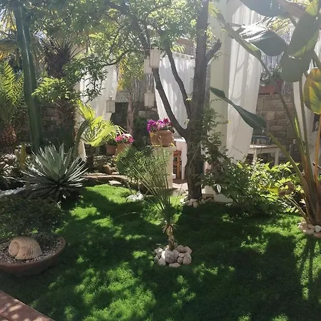 Plano De Laczarulo Bed & Breakfast 3*