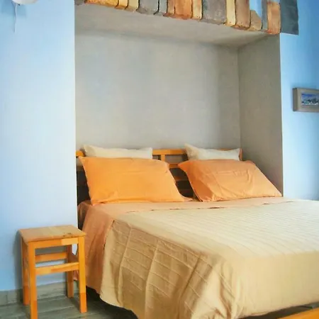 فندق مبيت وإفطار Plano De Laczarulo أكيارولي